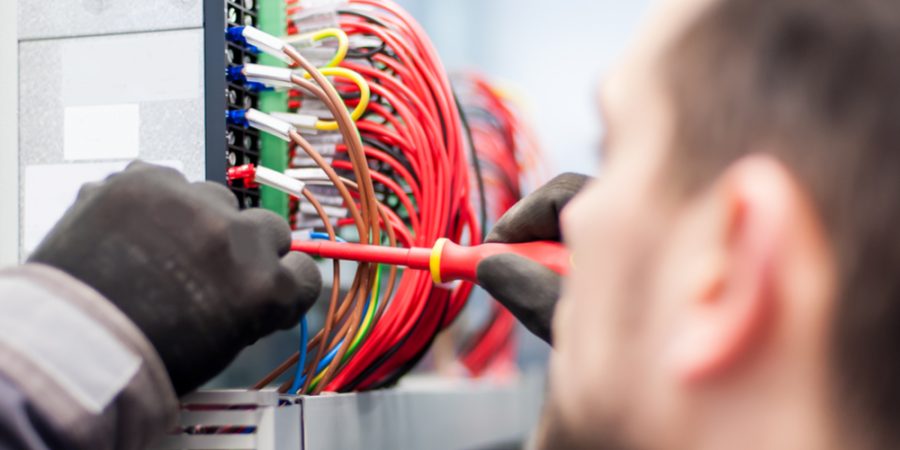professional-electrician